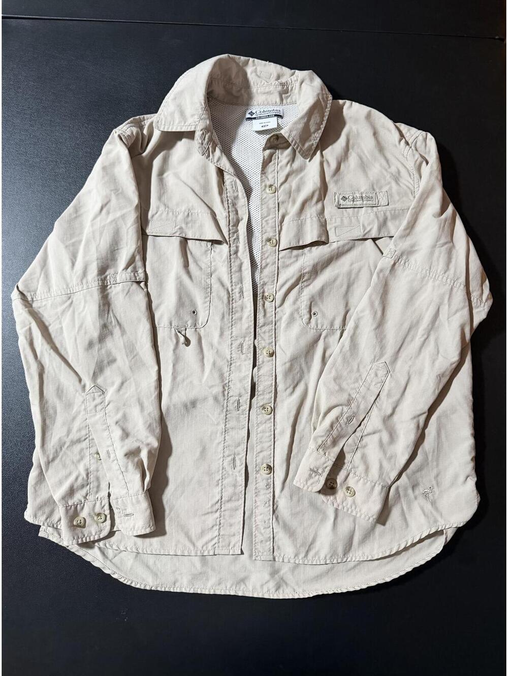 Columbia PFG Women’s Petite Medium Beige Nylon Button Front Fishing Shirt